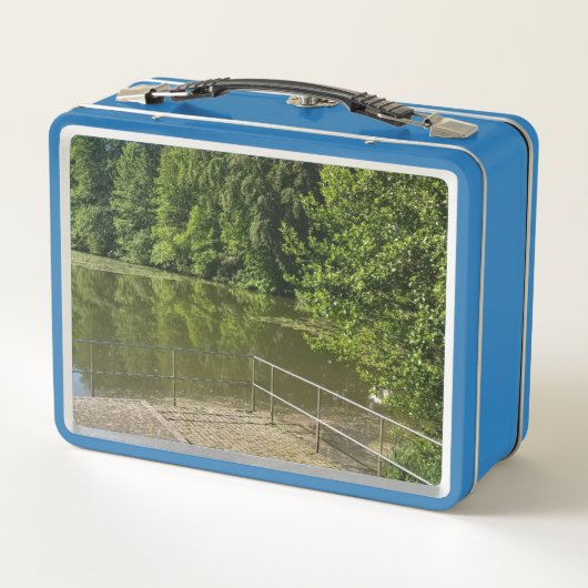Friedliche Flussufer-Naturlandschaft Lunch Box (Rückseite)
