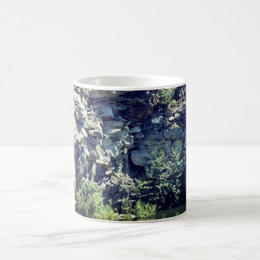Friedliche Granitsteinbrüche Kaffeetasse (Mittel)