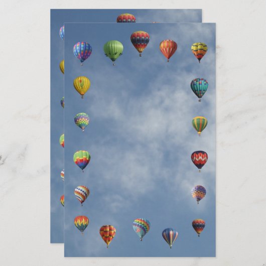 Friedliche Heißluftballons Border Blue Cloudy Sky Briefpapier (Vorne/Hinten)