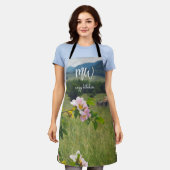 Friedliche Landschaft mit wilden Rose Schürze (Getragen)