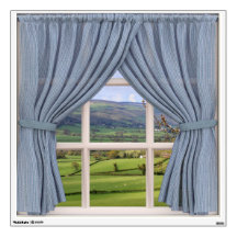 Friedliche Landschaftsansicht: Grünes Tal