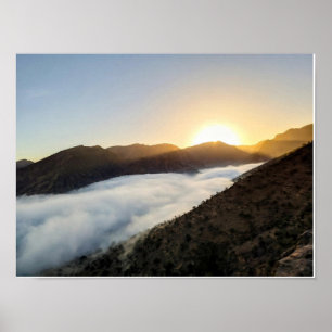 Friedliche Schafe beim Grasen bei Sonnenuntergang Poster