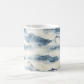 Friedliche schneebedeckte Berge - Blau und Weiß Kaffeetasse (Mittel)