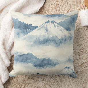 Friedliche schneebedeckte Berge - Blau und Weiß Kissen