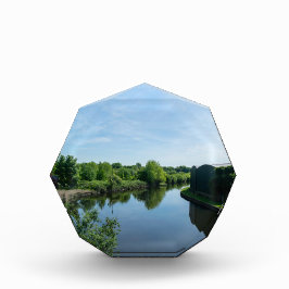 Friedliche Uferpromenade an der Wakefield Waterfro Fotoblock