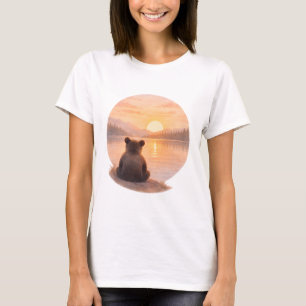 Friedlicher Bärenjunge Sonnenuntergang – Sanfte Wa T-Shirt