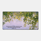 Friedlicher Baum und Wassersee mit Bibelverse Schreibtischunterlage (Vorderseite)