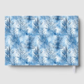 Friedlicher blauer Winterbaumwald Gästebuch (Rückseite)