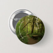 Friedlicher grüner Waldweg in Washington Button (Vorne & Hinten)