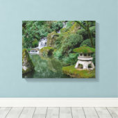 Friedlicher japanischer Garten Leinwanddruck (Insitu (Holzboden))