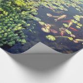 Friedlicher Koi Fish Pond Geschenkpapier (Ecke)