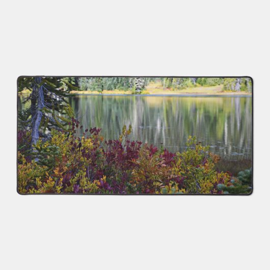 Friedlicher See Lebhafter Fall Farbe Landschaft Schreibtischunterlage (Vorderseite)