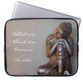 Friedlicher silberner Buddha Laptopschutzhülle (Vorderseite)