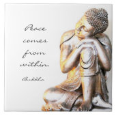 Friedlicher silberner Buddha mit Wörtern von Fliese (Vorderseite)