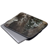 Friedlicher Snowy Woodland-Computerfall Laptopschutzhülle (Vorne Knopf)