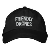 Friendly Drones Hat Bestickte Kappe (Vorderseite)