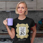 FRIENDS™ | Der mit dem Geburtstag-T - Shirt<br><div class="desc">Feiern Sie Ihren Geburtstag mit diesem phantastischen Shirt von FRIENDS™. Personalisieren Sie,  indem Sie Ihren Namen und Alter!</div>