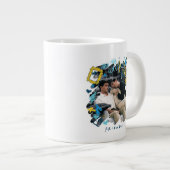 FRIENDS™ | Die alte Umarmung und Rolle Jumbo-Tasse (Vorderseite Rechts)