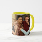 FRIENDS™ | Gast Erntedank Group Hug Tasse (VorderseiteRechts)