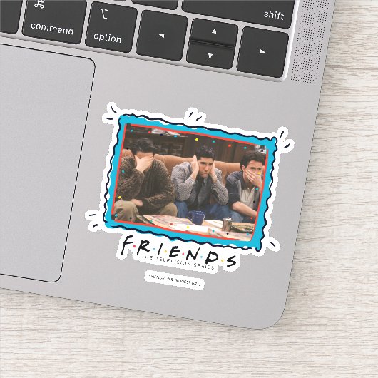 FRIENDS™ | Joey, Ross und Chandler auf dem Sofa Aufkleber (Detail)