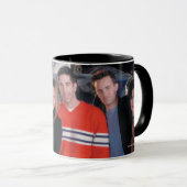 FRIENDS™ | Paare in Street Clothes Tasse (VorderseiteRechts)