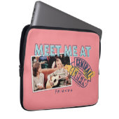 FRIENDS™ | Treffen Sie mich in Central Perk Laptopschutzhülle (Vorne Rechts)