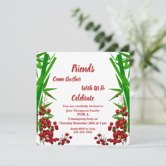 Friendsgiving Herbst Red Berry Green Bush Einladung (Stehend Vorderseite)