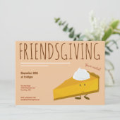 Friendsgiving Smilkin Pumpkin Pie Slice Urlaub Einladung (Stehend Vorderseite)