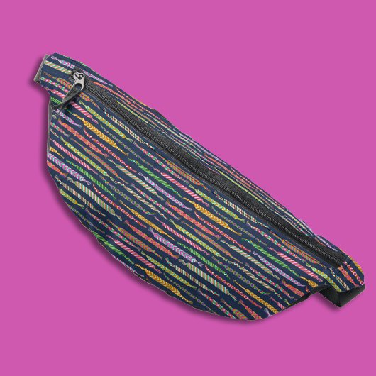 Friendship Bracelets Pattern on Navy Blue Bauchtasche