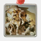 Friesdetail einer Kampfszene Silbernes Ornament (Vorne)