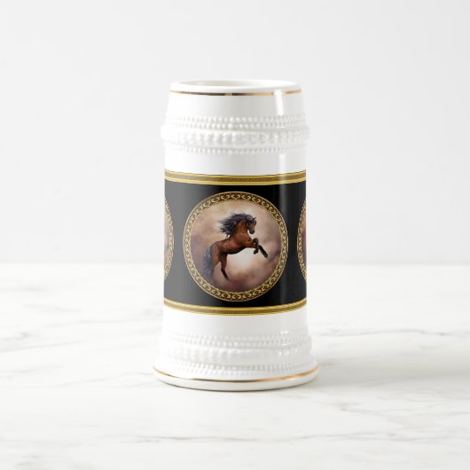 Friesenpferd mit scheußlichen Wolken Bierglas (Mittel)