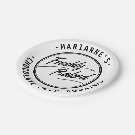 Frisch gebackene personalisierte pappteller (Schrägansicht)