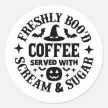 Frisch gebrühter Kaffee serviert mit Schrei & Zuck