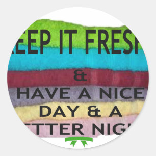 Frisch und sauber: Farbenbruch für einen Neubeginn Runder Aufkleber