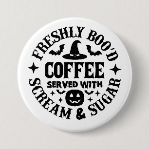 Frisch verzauberte Kaffee serviert mit Schrei & Zu Button