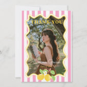 Frische Absolventen-Zitronen-Rosa-Streifen-Abschlu Dankeskarte (Vorderseite)