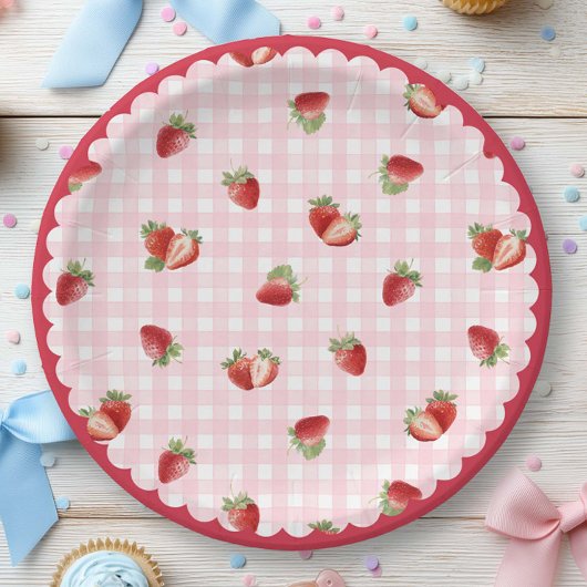 Frische Erdbeere mit rosa Gingham-Muster Pappteller