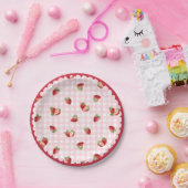 Frische Erdbeere mit rosa Gingham-Muster Pappteller (Party)