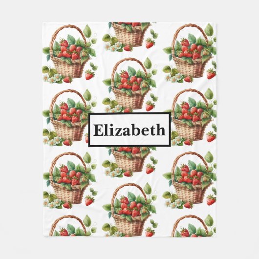 Frische Erdbeeren in einem Korb Fleecedecke (Vorderseite)