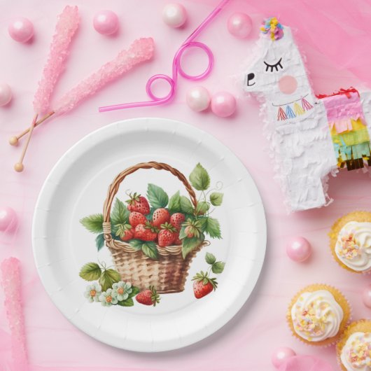 Frische Erdbeeren in einem Korb Pappteller (Party)