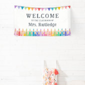 Frische Farbige Stifte Begrüßungslehrer im Klassen Banner (InSitu)