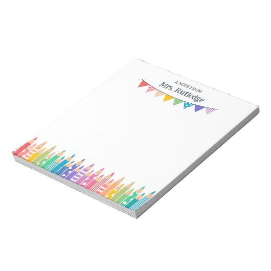 Frische Farbstifte von Schullehrern Notizblock (Rotiert)