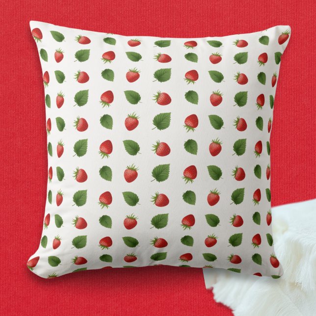 Frische Früchte Erdbeeren Mit Monogramm Kissen (A throw pillow with pattern of red strawberries and green leaves on the front, monogram on the back)
