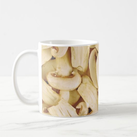 Frische geschnittene Pilze Kaffeetasse (Links)