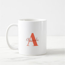 Frische, helle Tasse mit Monogram Inspiration