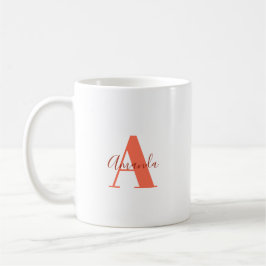 Frische, helle Tasse mit Monogram Inspiration