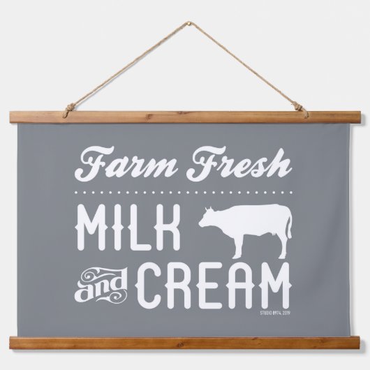 FRISCHE MILCH WANDTEPPICH MIT HOLZRAHMEN (Vorne)