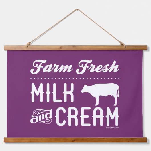 FRISCHE MILCH WANDTEPPICH MIT HOLZRAHMEN (Vorne)