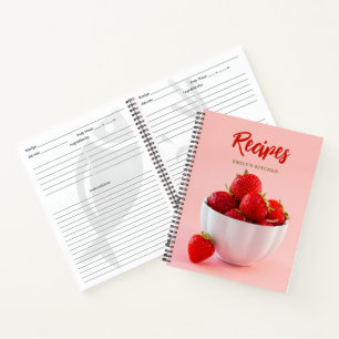 Frische rote Erdbeeren auf rosa Foto Rezepte Notizblock