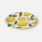 Frische Zitronenmuster mit Blättern und Blüten Pappteller (Schrägansicht)